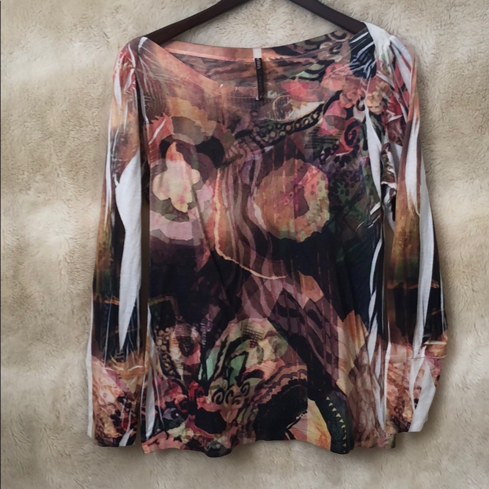 Long sleeve shirt with design
